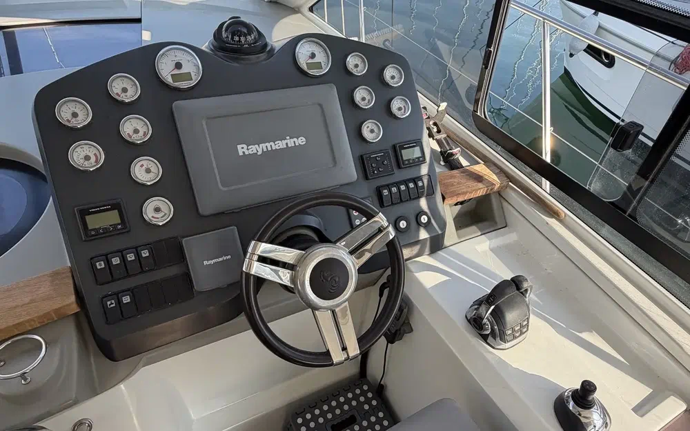 slider 13 Beneteau Monte Carlo 42