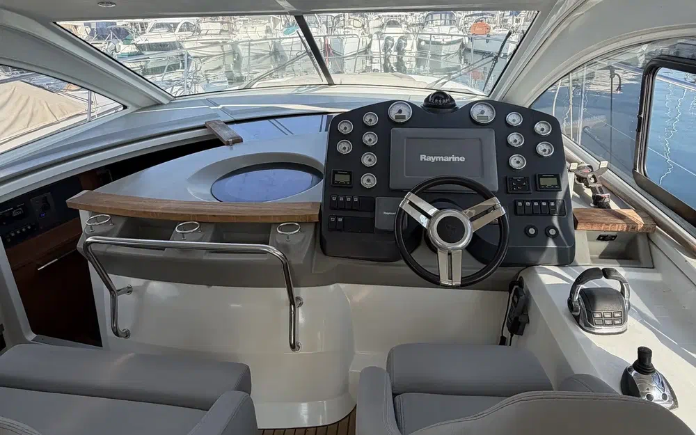 slider 14 Beneteau Monte Carlo 42