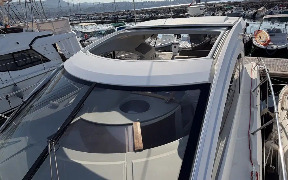 slider 15 Beneteau Monte Carlo 42