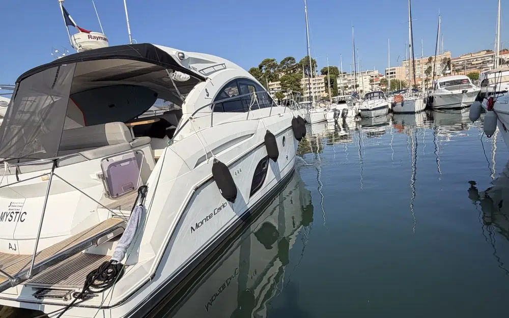 slider 18 Beneteau Monte Carlo 42