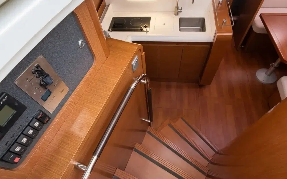 slider 7 Beneteau Monte Carlo 42