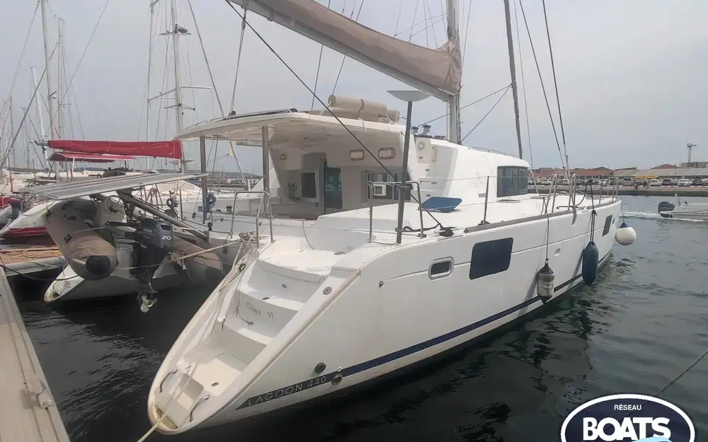 slider 0 Lagoon 440