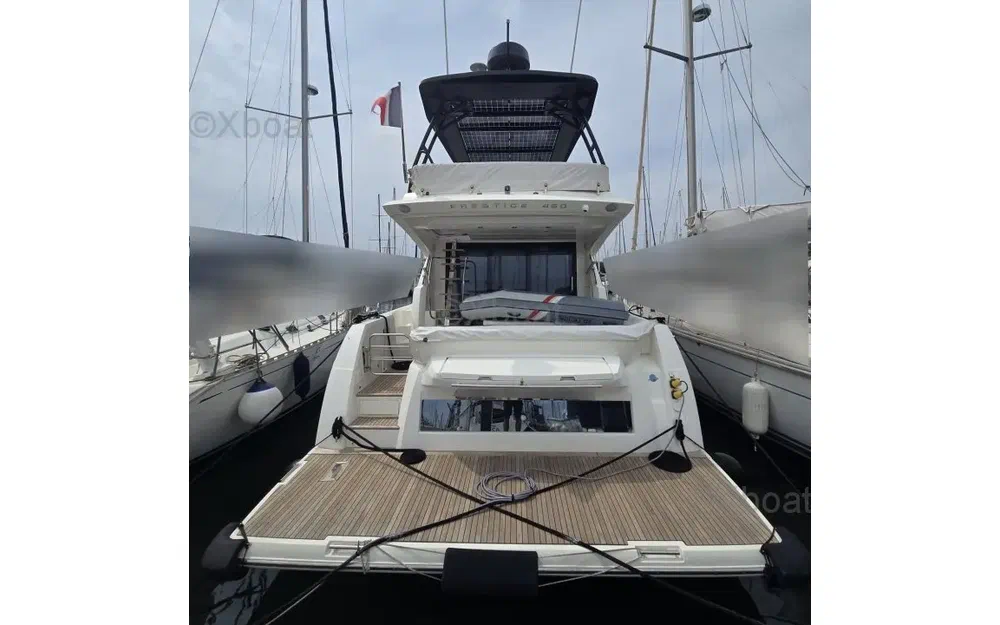 slider 2 Prestige Yachts 460 Fly