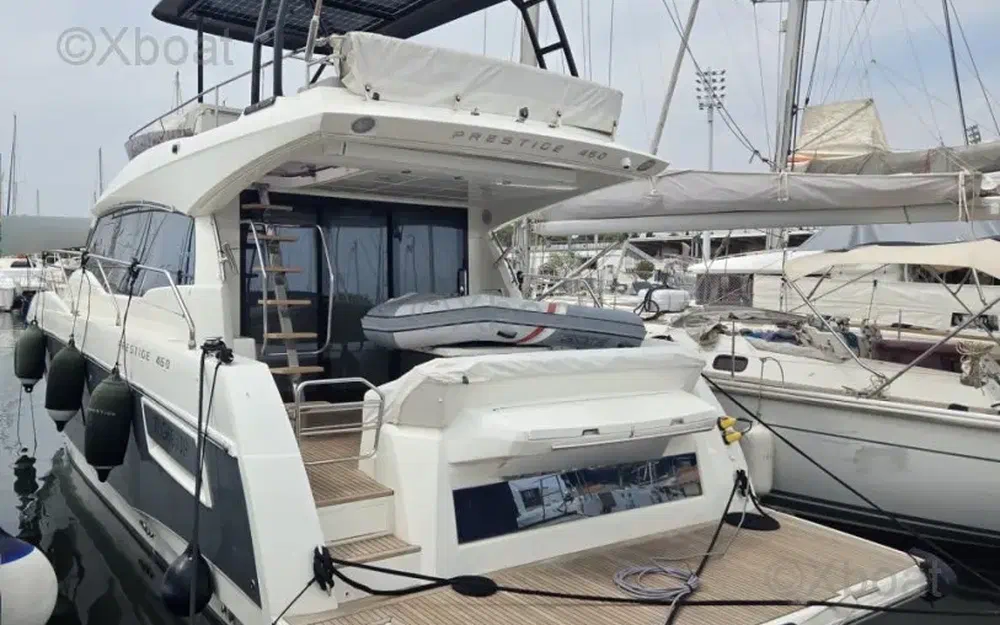 slider 3 Prestige Yachts 460 Fly