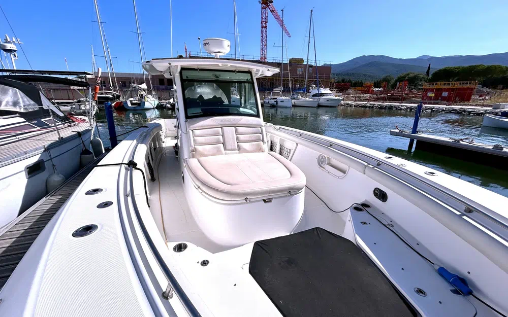 slider 5 Boston Whaler 370 Outrage