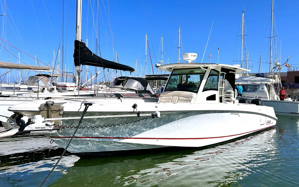 slider 14 Boston Whaler 370 Outrage