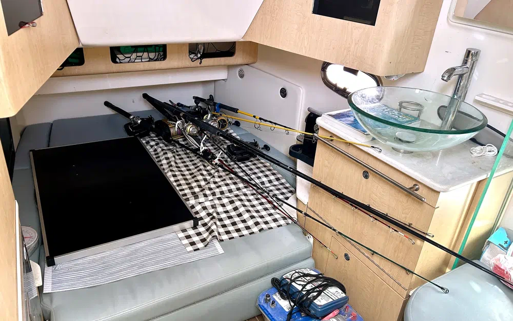 slider 10 Boston Whaler 370 Outrage