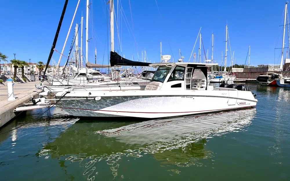 slider 0 Boston Whaler 370 Outrage