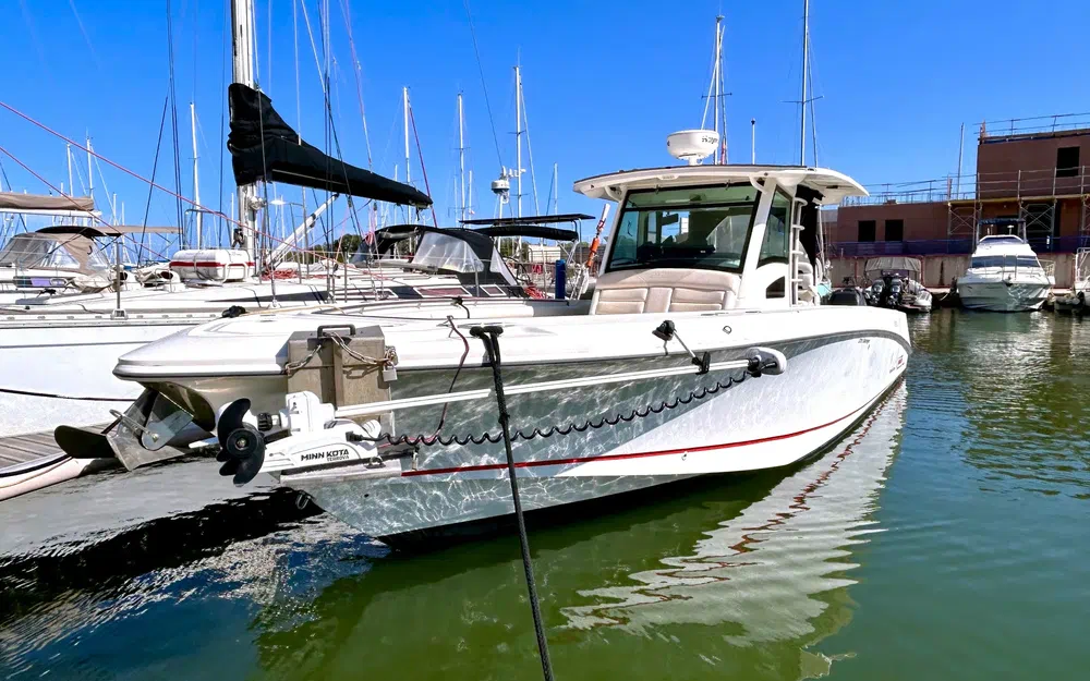 slider 2 Boston Whaler 370 Outrage