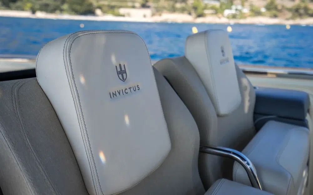 slider 21 Invictus 460 TT