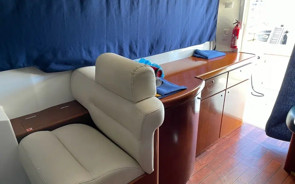 slider 6 Beneteau Antares 980 Fly