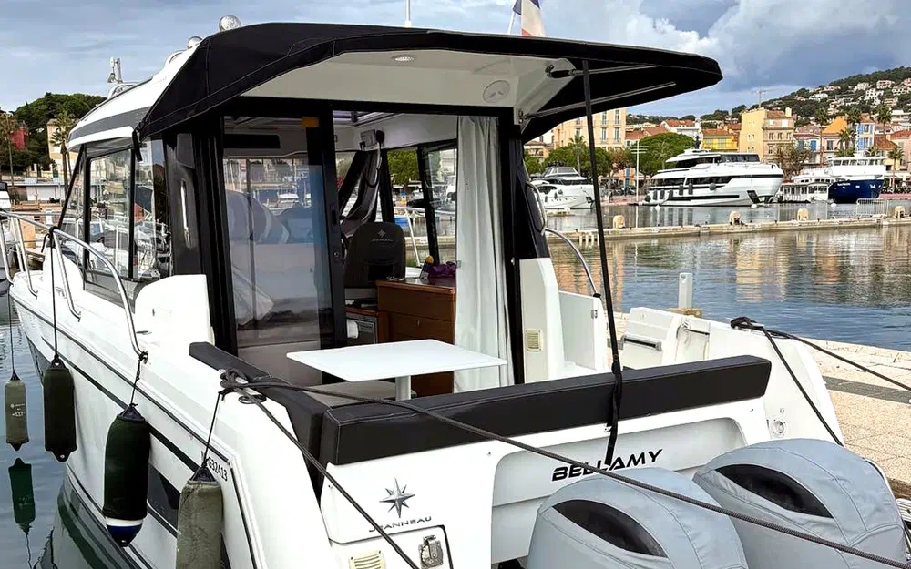 slider 1 Jeanneau MERRY FISHER 895 SPORT SERIE 2