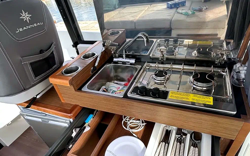 slider 43 Jeanneau MERRY FISHER 895 SPORT SERIE 2
