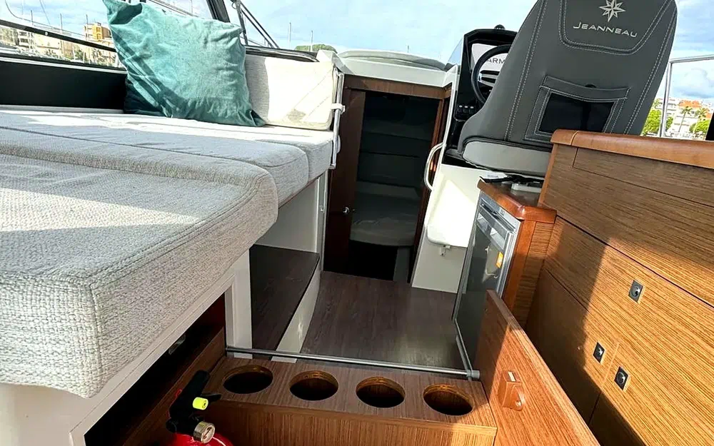 slider 44 Jeanneau MERRY FISHER 895 SPORT SERIE 2