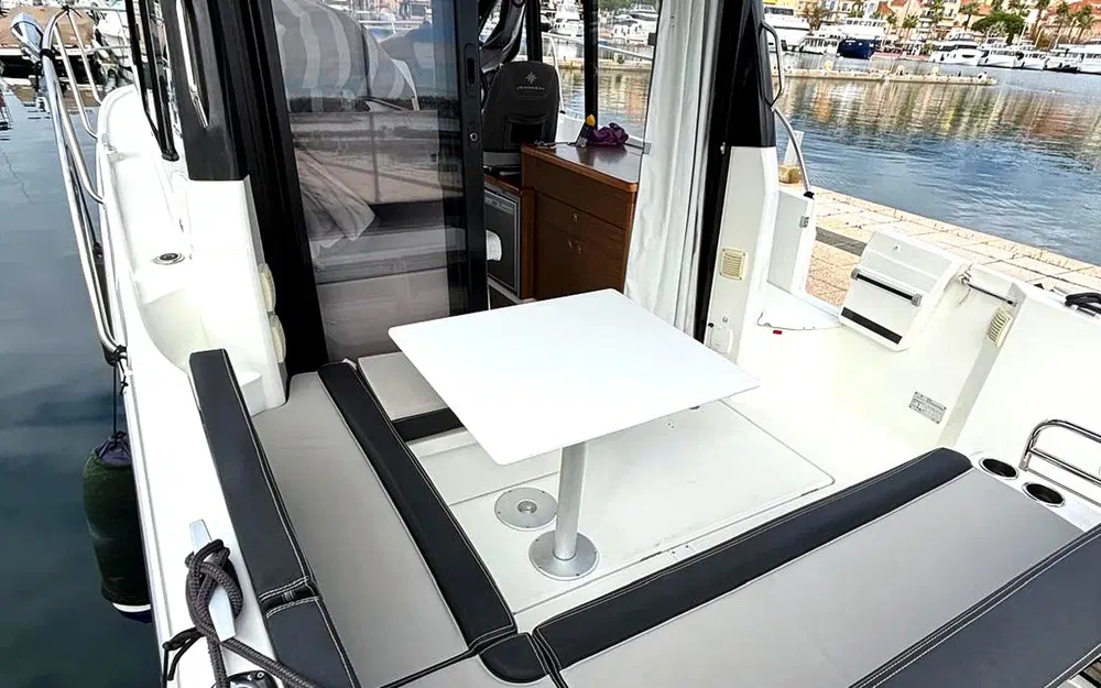 slider 8 Jeanneau MERRY FISHER 895 SPORT SERIE 2