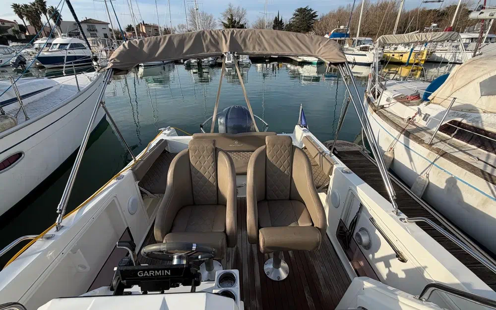 slider 6 Pacific Craft 750 Open