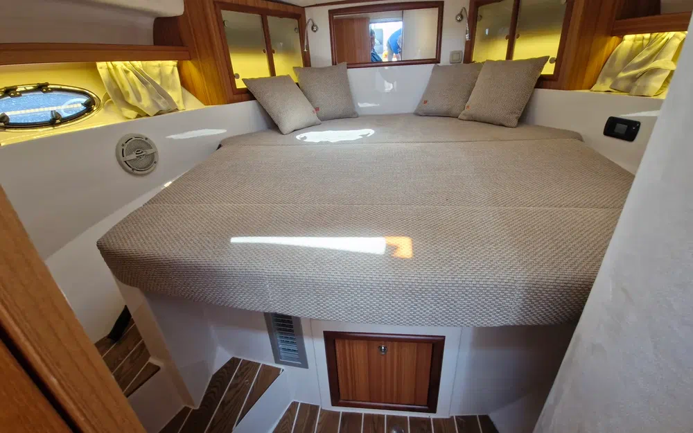 slider 15 Marex 350 Cabriolet Cruiser