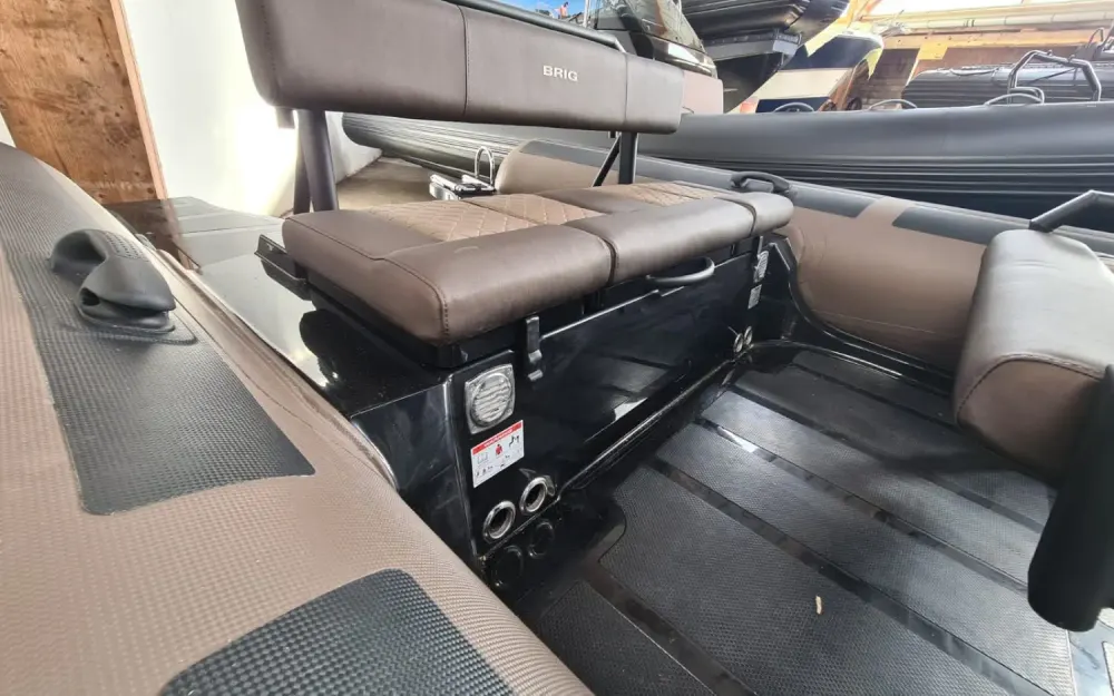 slider 9 Brig Navigator 24 - null