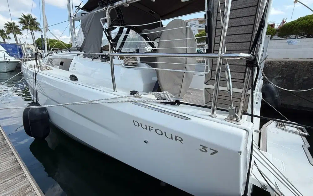 slider 6 Dufour 37