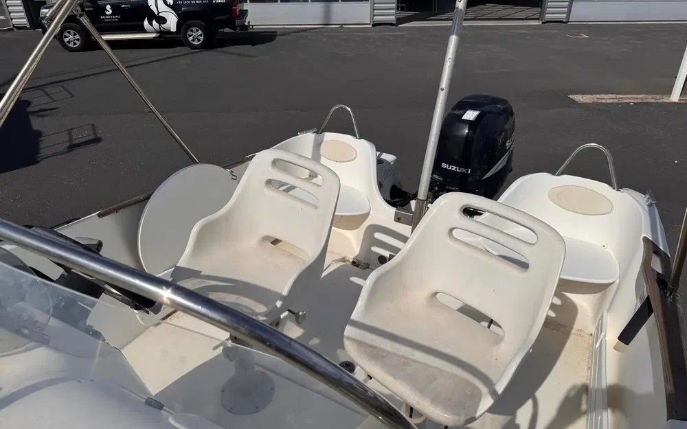 slider 10 Beneteau Flyer 550