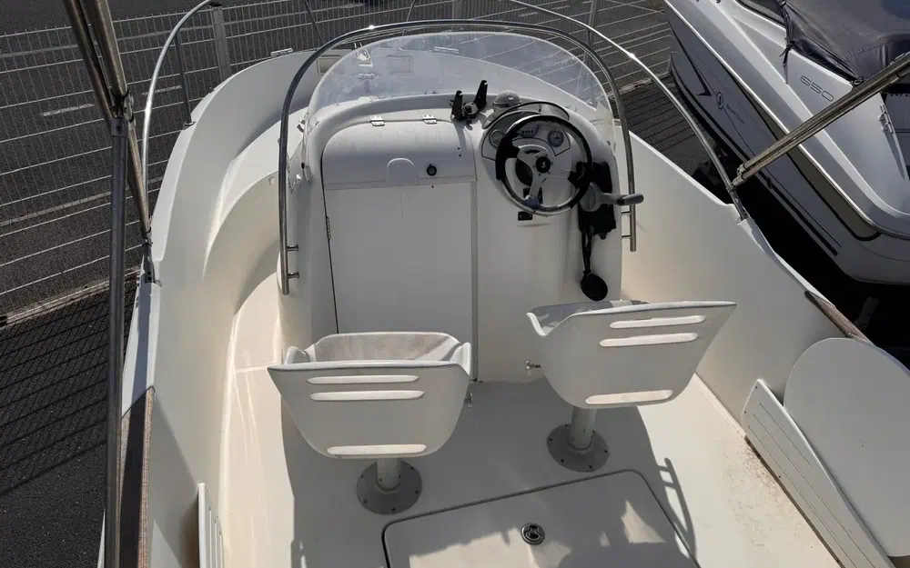 slider 3 Beneteau Flyer 550