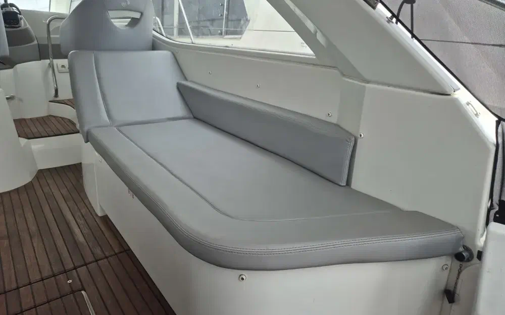 slider 17 Beneteau Gran Turismo 38