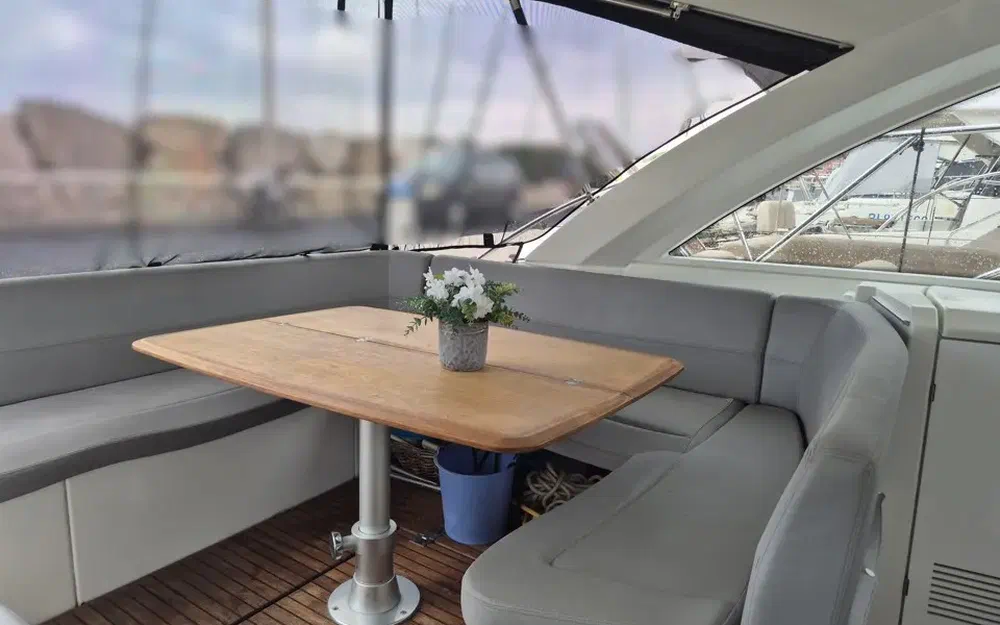 slider 1 Beneteau Gran Turismo 38