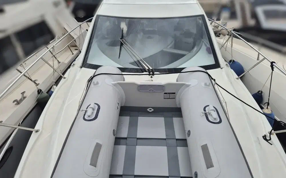 slider 2 Beneteau Flyer Gran Turismo 38