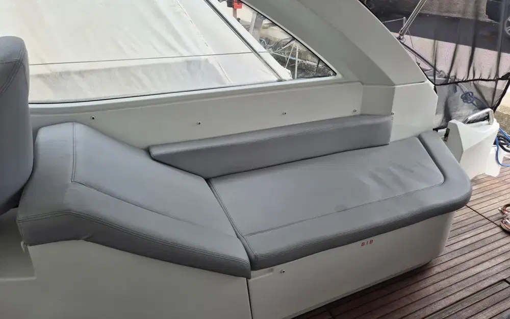 slider 4 Beneteau Flyer Gran Turismo 38