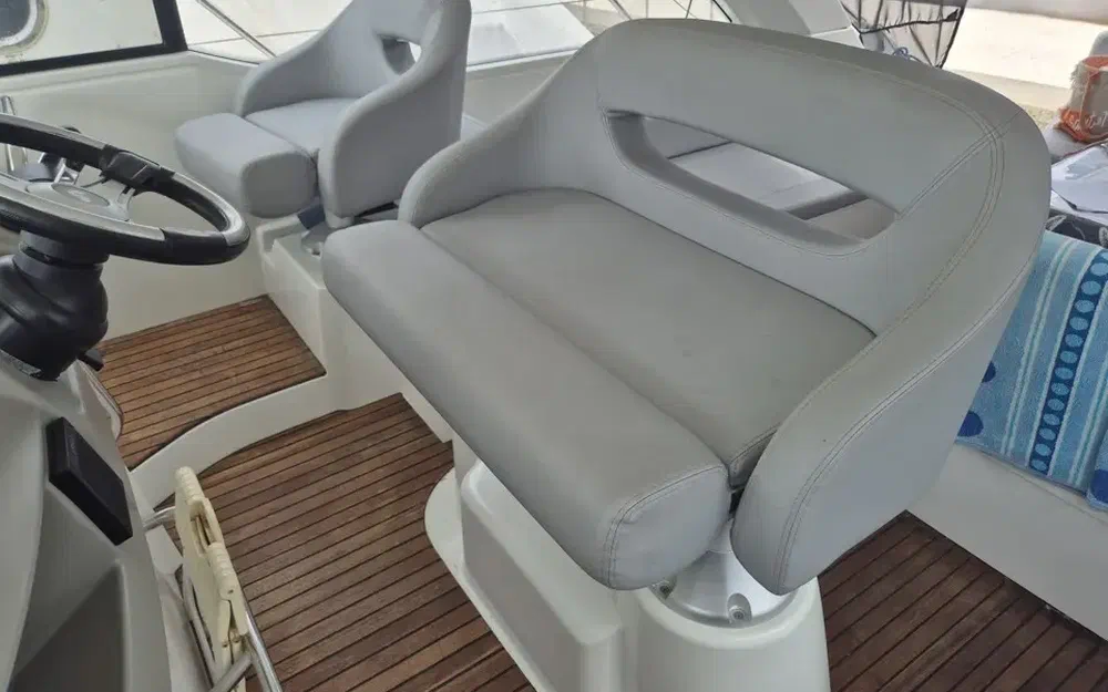 slider 6 Beneteau Gran Turismo 38