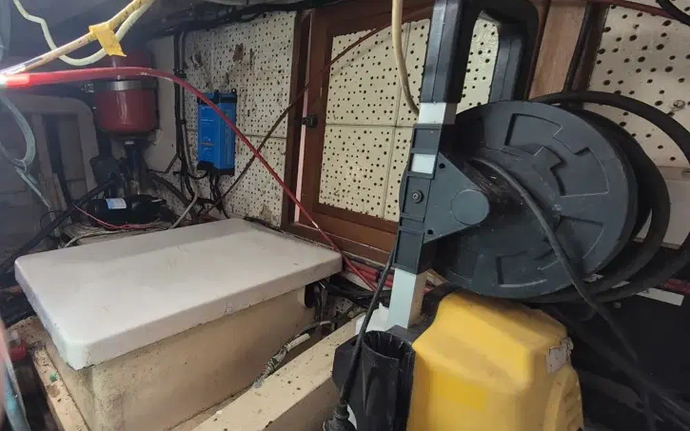 slider 4 Grand Banks 36