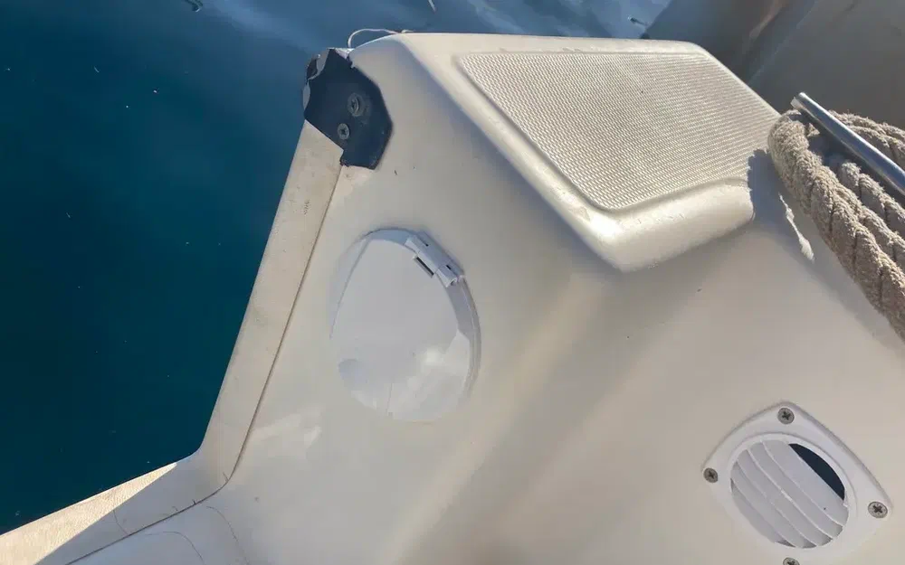 slider 10 Kelt White Shark 225