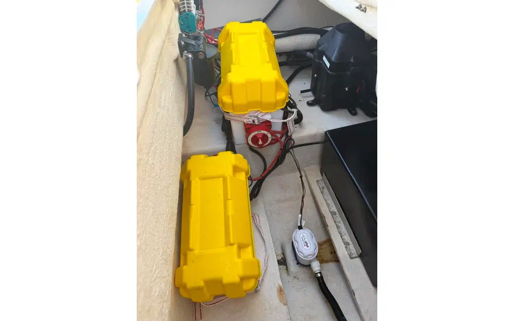 slider 11 Kelt White Shark 225