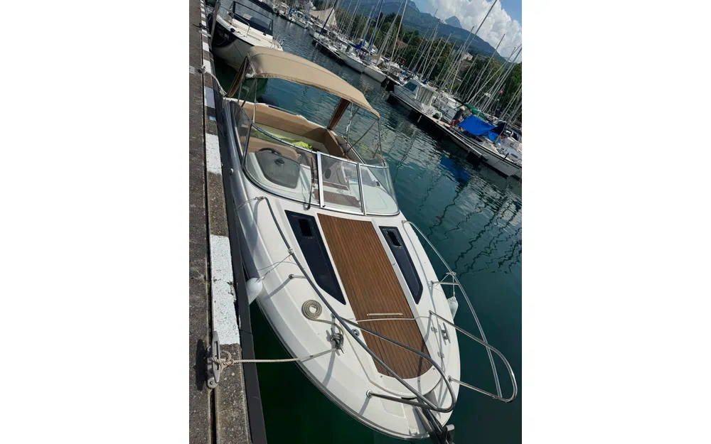 slider 7 Jeanneau Cap Camarat 7.5 DC