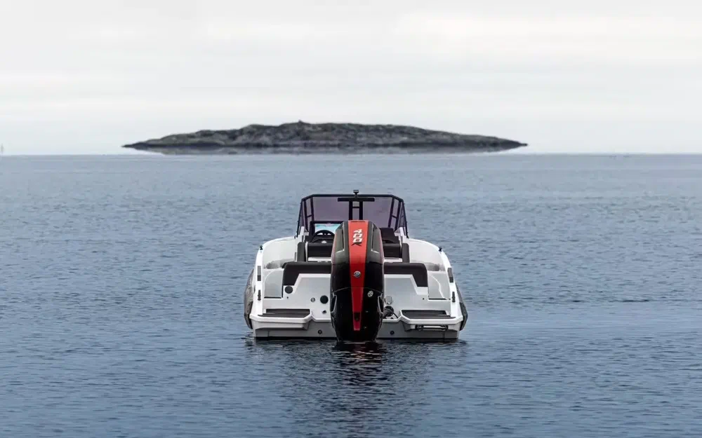 slider 1 Iron Boats 907