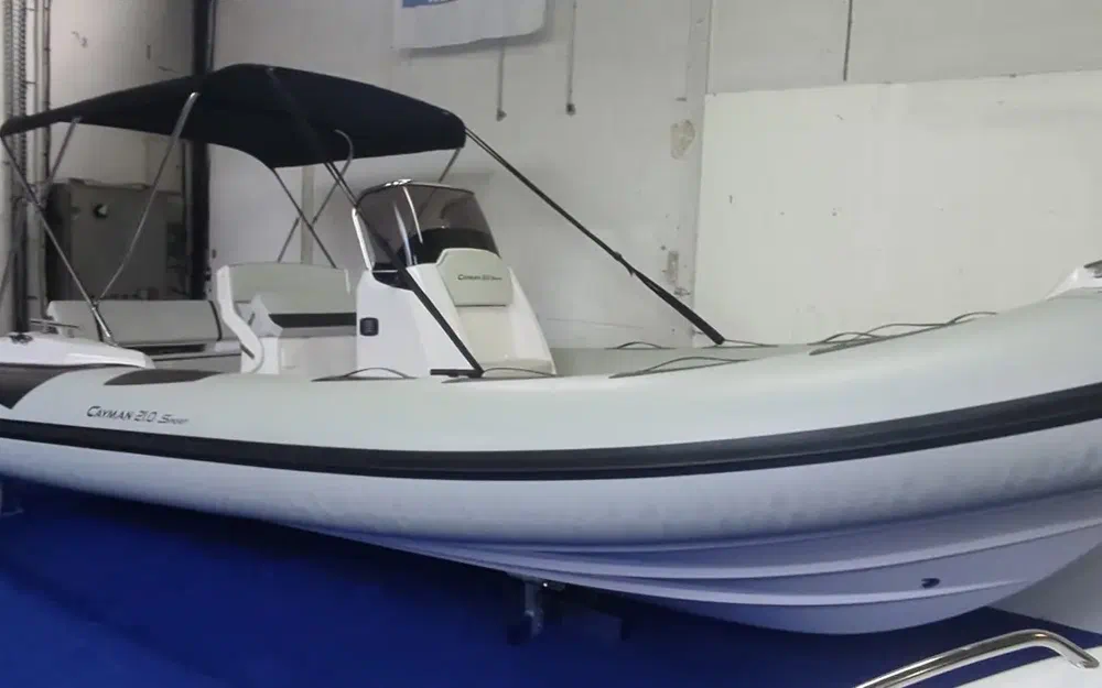 slider 7 Ranieri Cayman 21 S