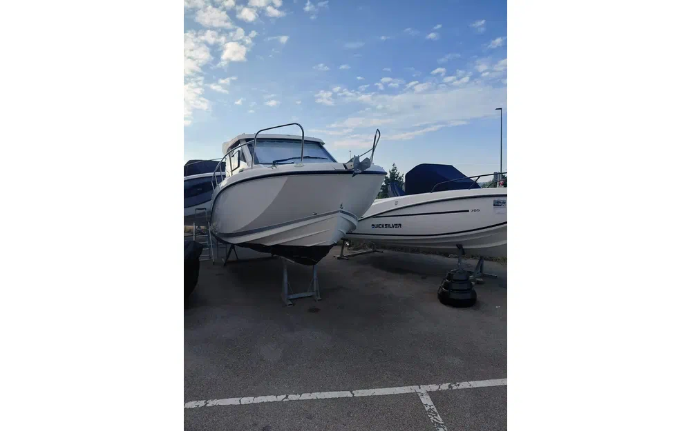slider 1 Quicksilver 675 Weekend