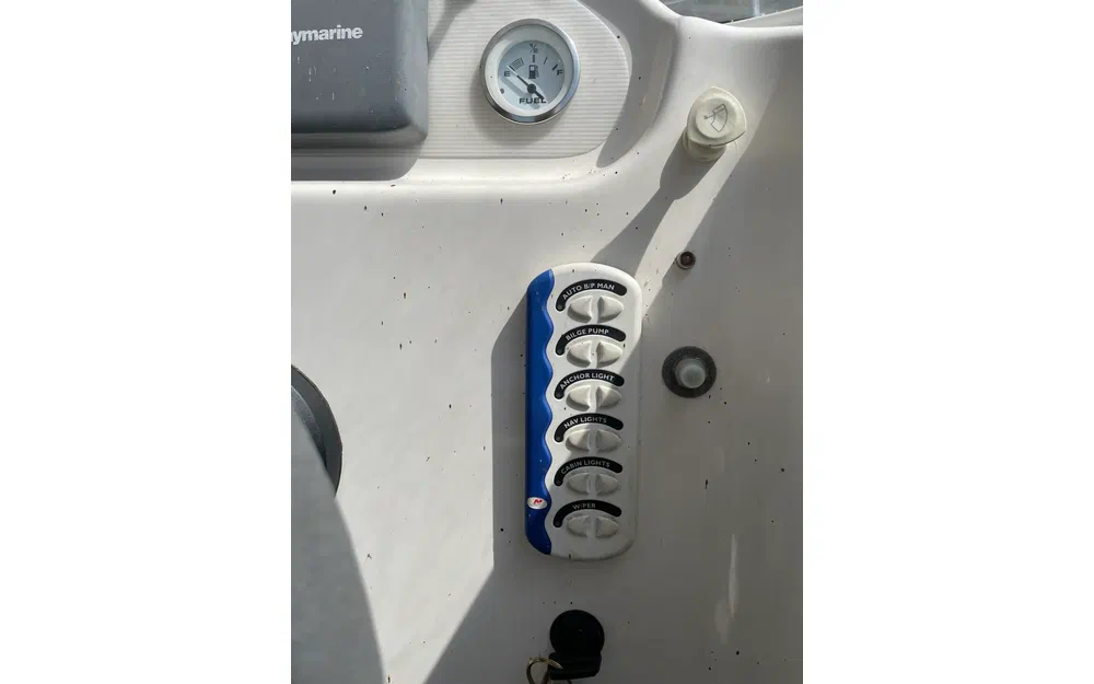 slider 17 Quicksilver 580 Pilothouse