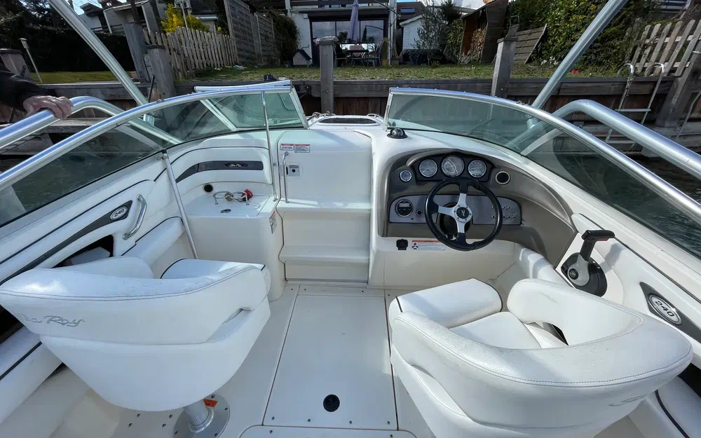 slider 0 Sea Ray 240 Sunsport
