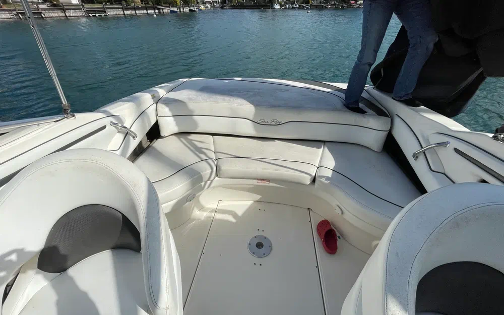 slider 4 Sea Ray 240 Sunsport