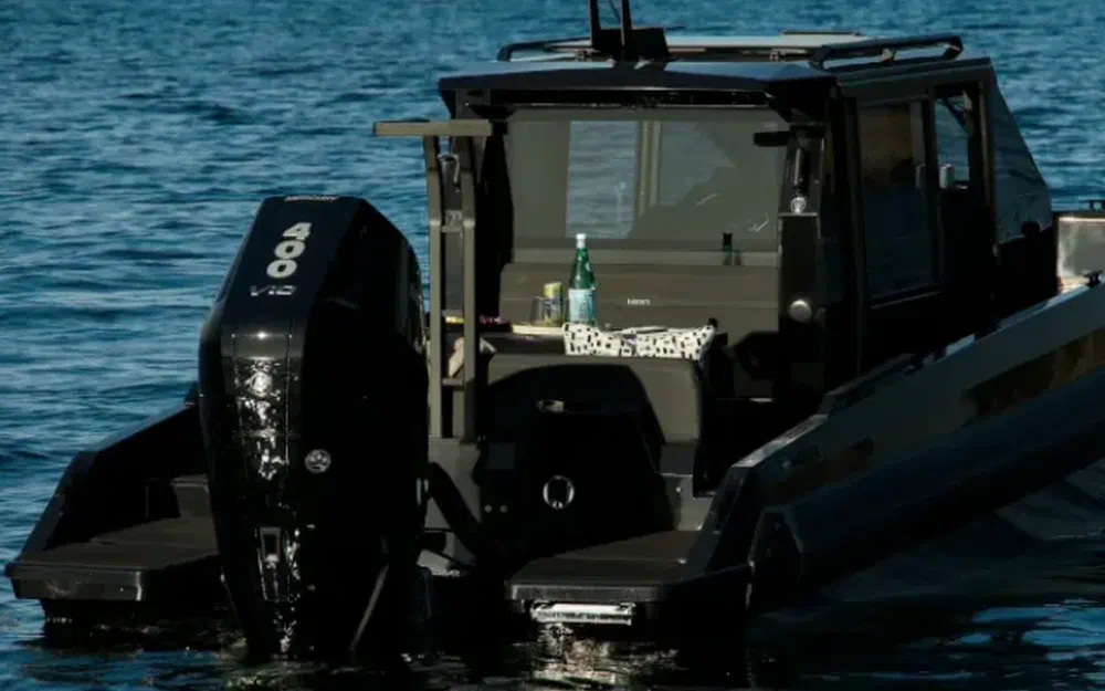 slider 15 Iron Boats 907 Coupe