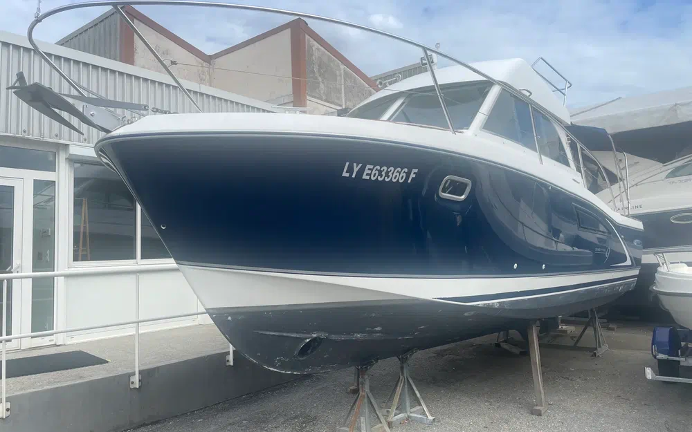 slider 3 Beneteau Antares Serie 9