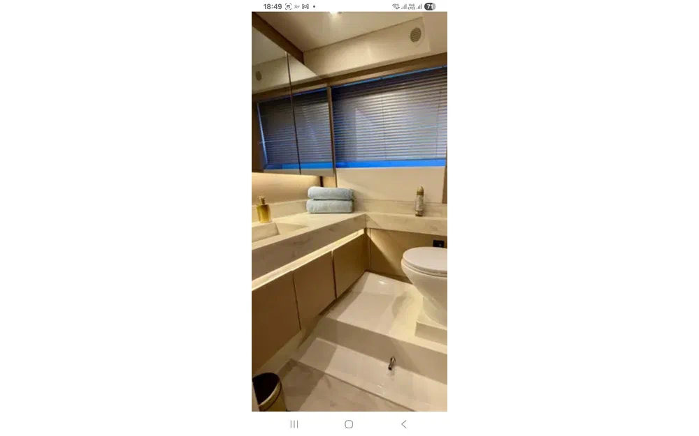 slider 10 Prestige Yachts 520 Fly