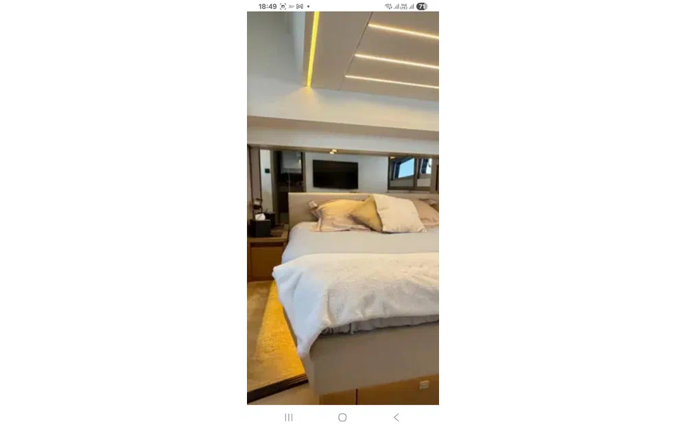 slider 11 Prestige Yachts 520 Fly