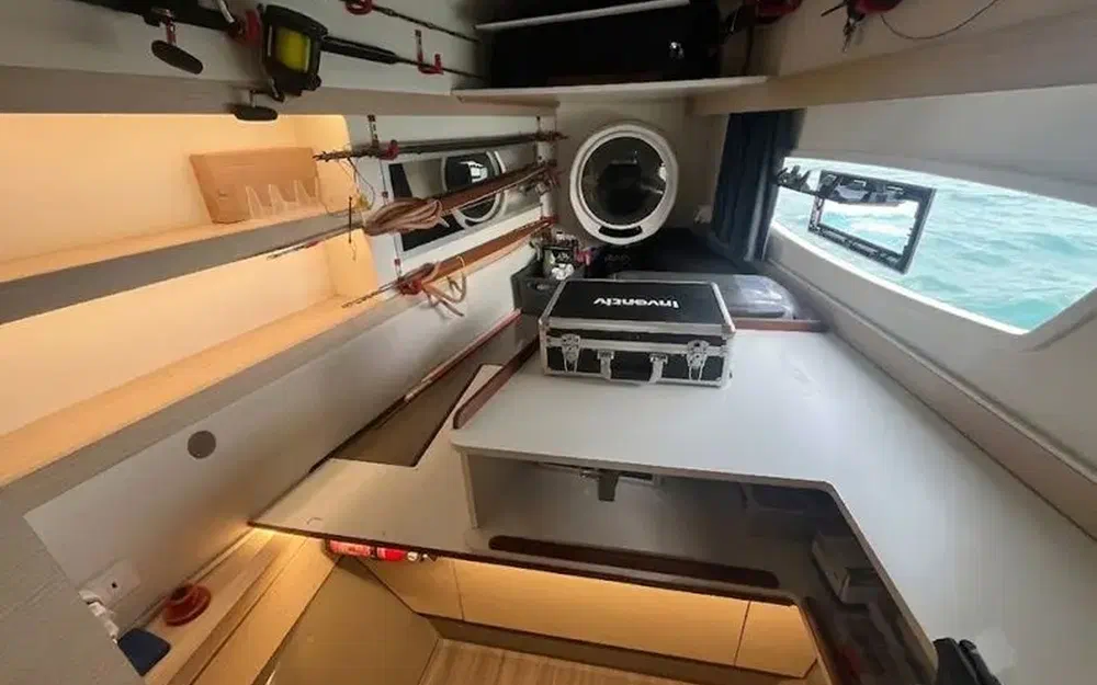 slider 10 Fountaine Pajot Lucia 40