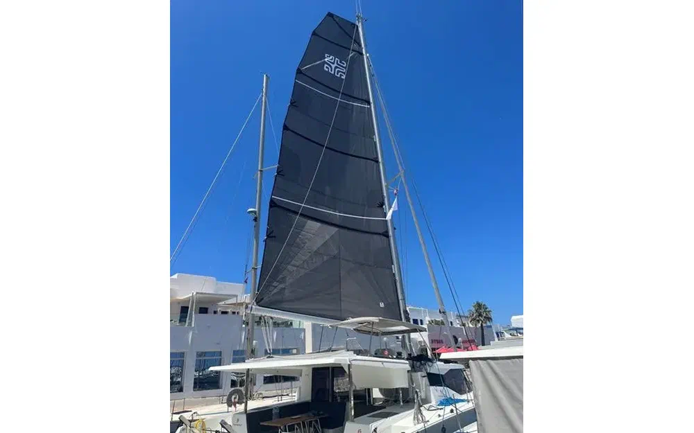 slider 13 Fountaine Pajot Lucia 40
