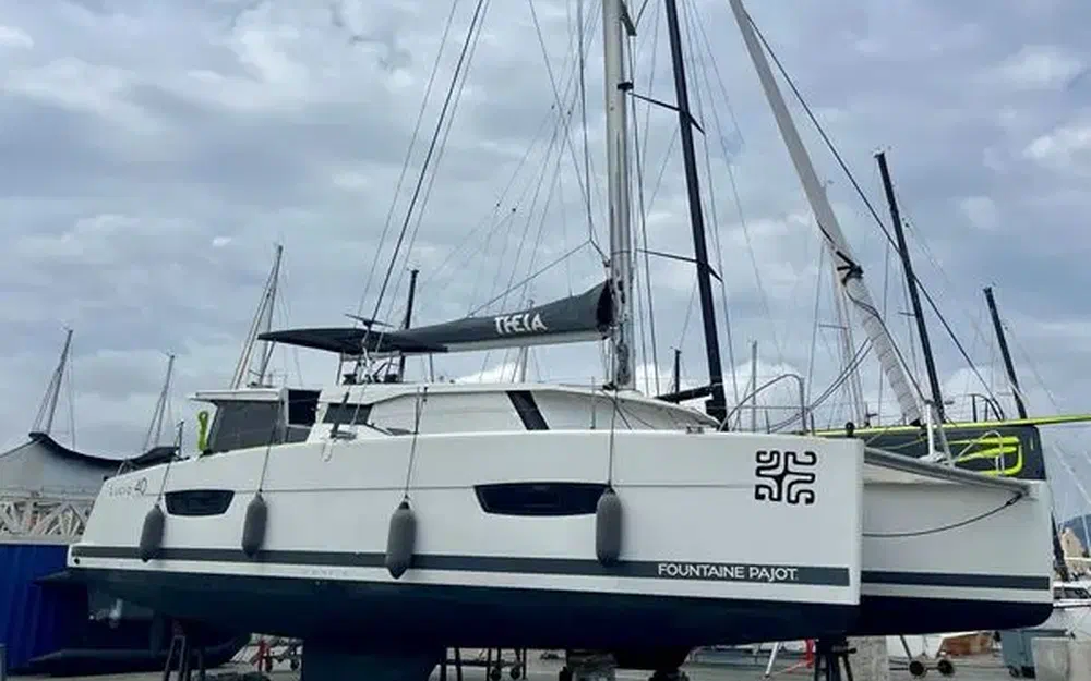 slider 2 Fountaine Pajot Lucia 40