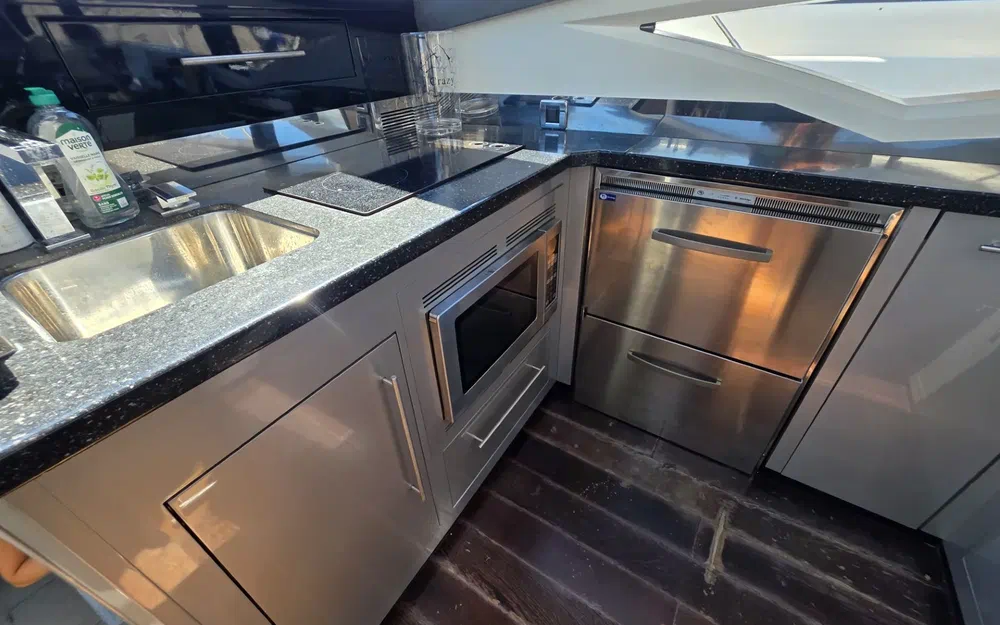 slider 18 Marquis Yachts 50 SC