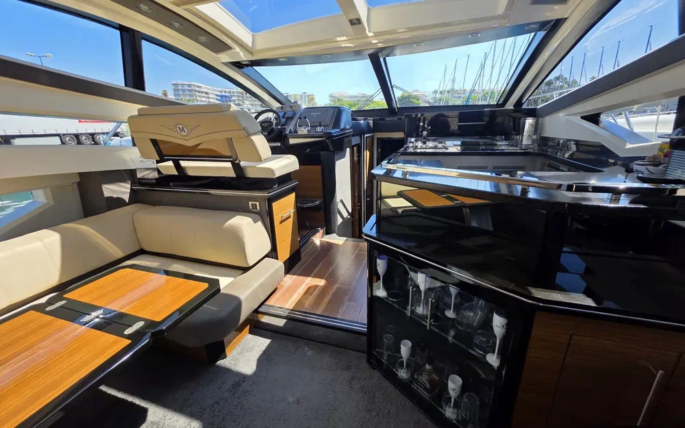 slider 7 Marquis Yachts 50 SC