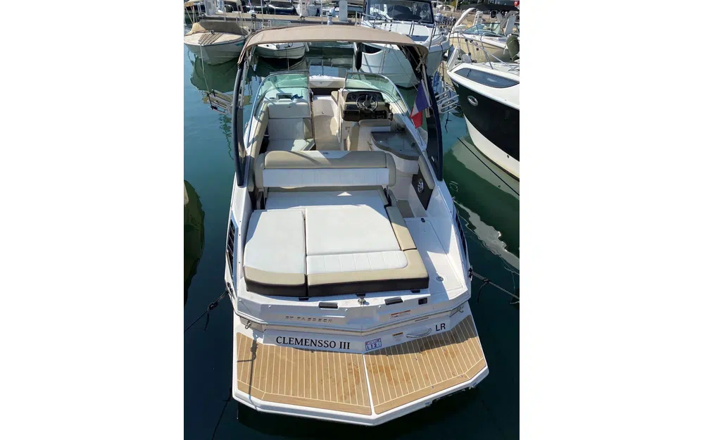 slider 1 Regal 27 Fasdeck